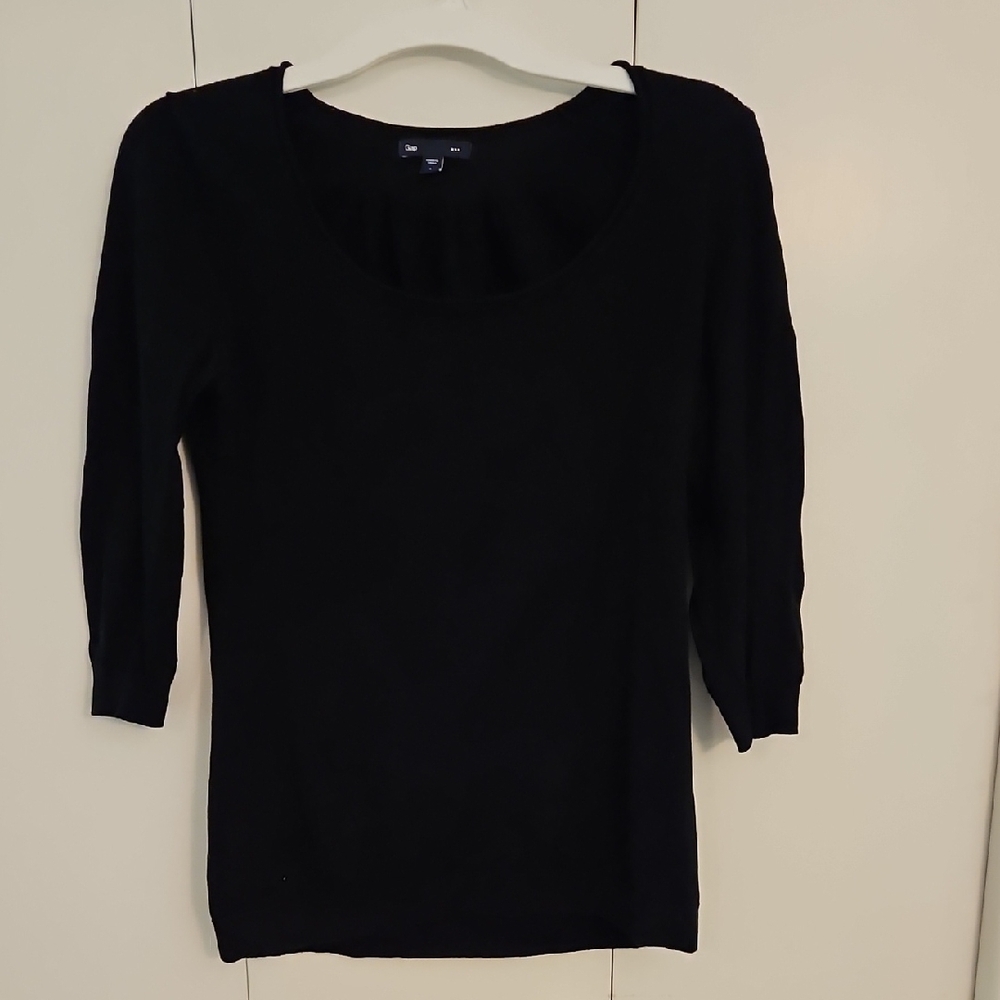 3/$20🎉 Black Gap 3/4 Sleeve Light Sweater